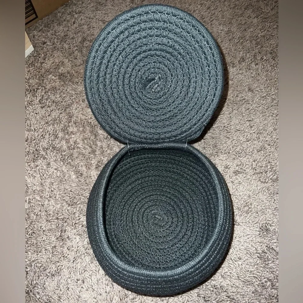 NWT Blue Rope Plant Holder with Lid